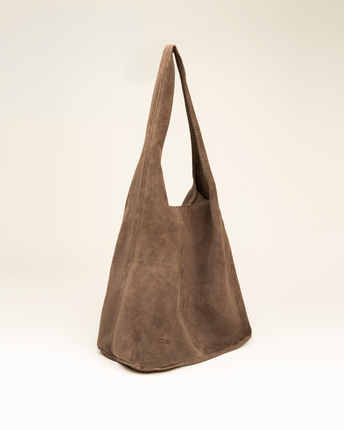 Bolso amplio con asa larga en ante cuero